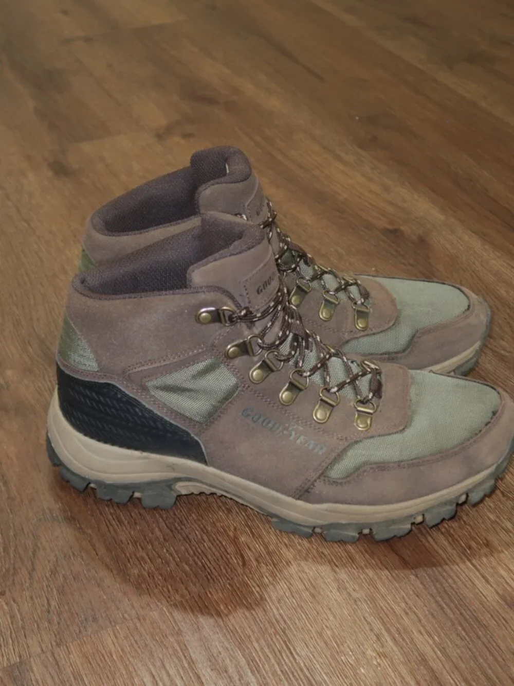 Goodyear everest boots